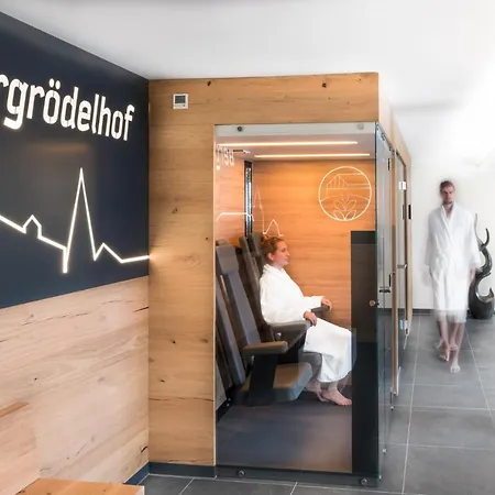 Apartamento Im Chaletstil Kornspeicher 70 Qm Wellness Fitness Sauna Bergroedelhof