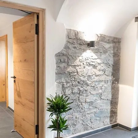 Im Chaletstil Kornspeicher 70 Qm Wellness Fitness Sauna Bergroedelhof 아파트 *