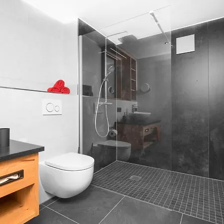 Im Chaletstil Kornspeicher 70 Qm Wellness Fitness Sauna Bergroedelhof 아파트